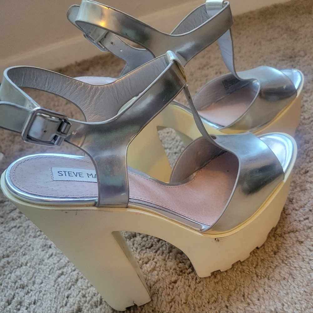 Retro Steve Madden Silver Platform Sandals